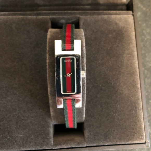 Vintage Gucci 3900L Nylon Strap Watch - Picture 3 of 6